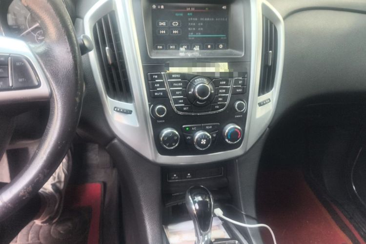 Used JMC Yusheng S350 2014 2.4T Automatic 2WD Diesel Luxury Version with Sunroof 7 Seats Audio And AC Panel