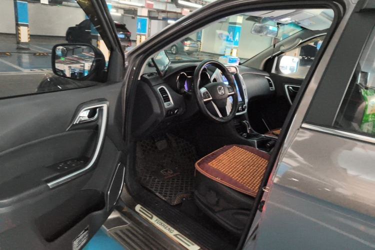 Used JMC Yusheng S350 2014 2.4T Automatic 4x4 Diesel Luxury Version with Sunroof 7 Seats Driver Seat