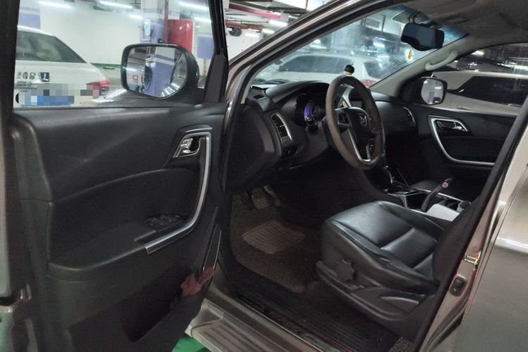 Used JMC Yusheng S350 2014 2.4T Automatic 2WD Diesel Luxury Version with Sunroof 5 Seats Driver Seat
