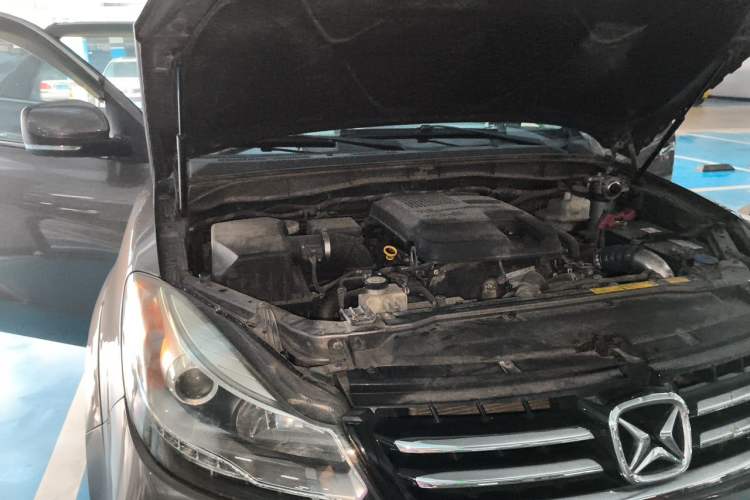 Used JMC Yusheng S350 2014 2.4T Automatic 4x4 Diesel Luxury Version with Sunroof 7 Seats Engine Bay Right
