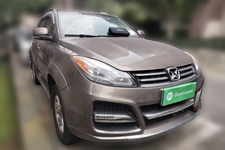 Used JMC Yusheng S350 2014 2.4T Automatic 2WD Diesel Luxury Version with Sunroof 5 Seats Front Right 45 Deg