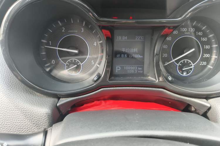 Used JMC Yusheng S350 2014 2.4T Automatic 2WD Diesel Luxury Version with Sunroof 5 Seats Instrument Cluster