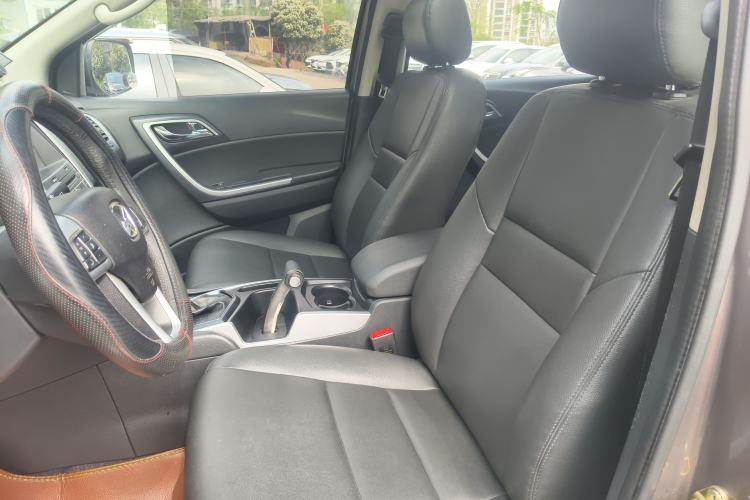 Used JMC Yusheng S350 2014 2.4T Automatic 2WD Diesel Luxury Version with Sunroof 5 Seats Left Front Seat