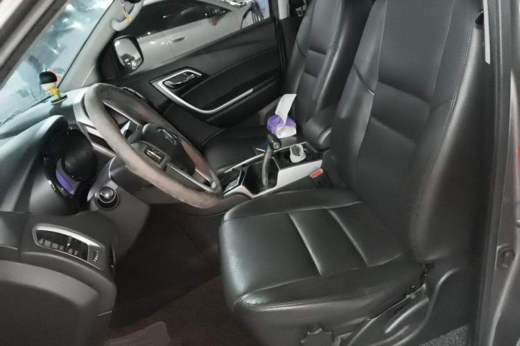 Used JMC Yusheng S350 2014 2.4T Automatic 2WD Diesel Luxury Version with Sunroof 5 Seats Left Front Seat