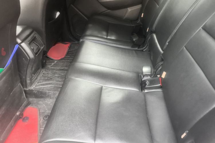 Used JMC Yusheng S350 2014 2.4T Automatic 2WD Diesel Luxury Version with Sunroof 7 Seats Left Rear Seat