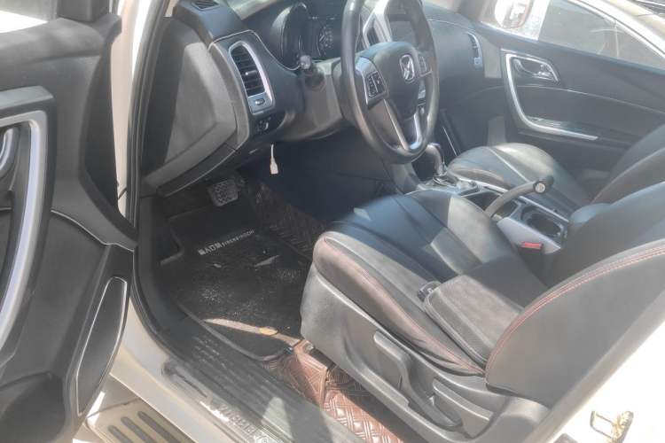 Used JMC Yusheng S350 2014 2.4T Automatic 2WD Diesel Luxury Version with Sunroof 7 Seats Driver Seat