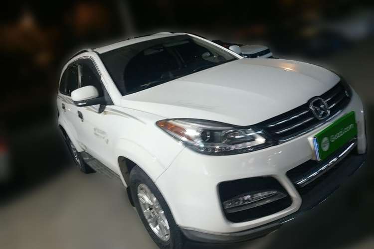 Used JMC Yusheng S350 2014 2.4T Automatic 2WD Diesel Luxury Version with Sunroof 5 Seats Front Right 45 Deg