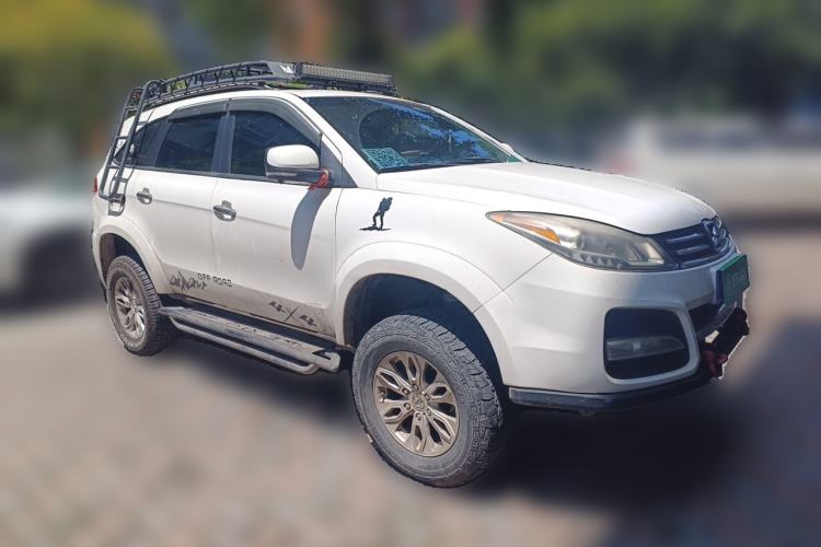 Used JMC Yusheng S350 2014 2.4T Automatic 4x4 Diesel Luxury Version with Sunroof 7 Seats Front Right 45 Deg