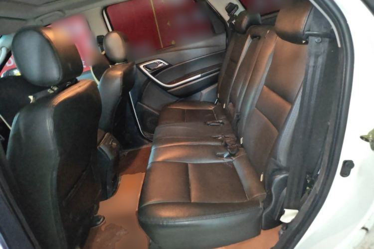 Used JMC Yusheng S350 2014 2.4T Automatic 2WD Diesel Luxury Version with Sunroof 5 Seats Left Rear Seat