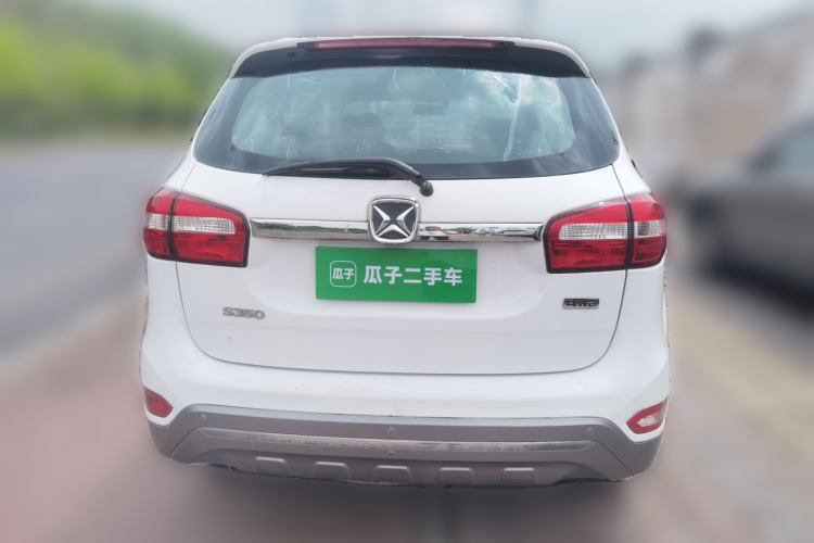 Used JMC Yusheng S350 2014 2.4T Automatic 4x4 Diesel Luxury Version with Sunroof 5 Seats Rear