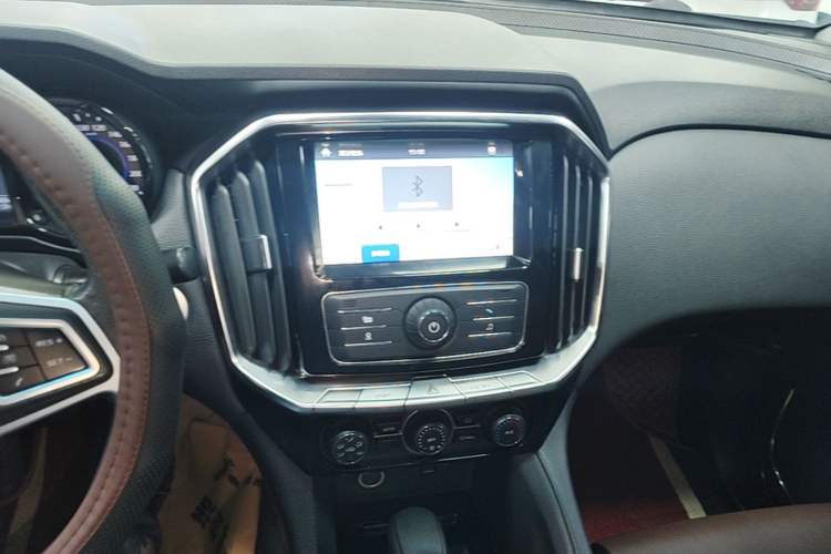Used JMC Yusheng S350 2016 2.0T Automatic Two-Wheel Drive Gasoline Luxury Edition 5 Seats Audio And AC Panel