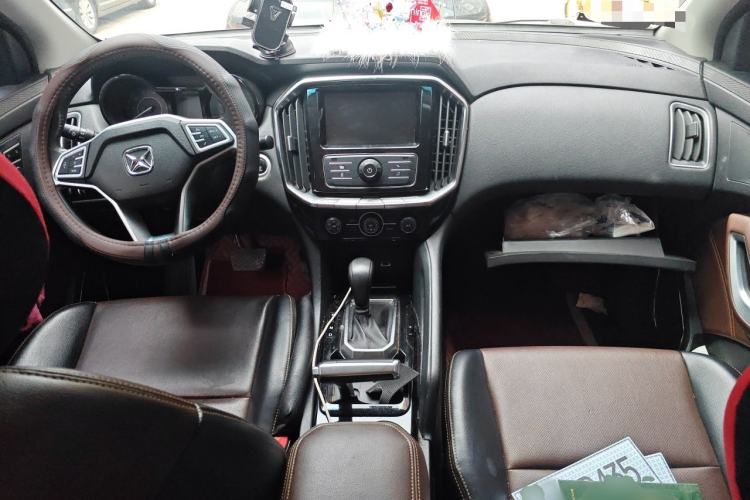 Used JMC Yusheng S350 2016 2.0T Automatic Two-Wheel Drive Gasoline Luxury Edition 5 Seats Center Console