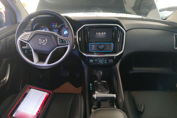 Used JMC Yusheng S350 2016 2.0T Automatic All-Wheel Drive Gasoline Luxury Version with Sunroof 5 Seats Center Console