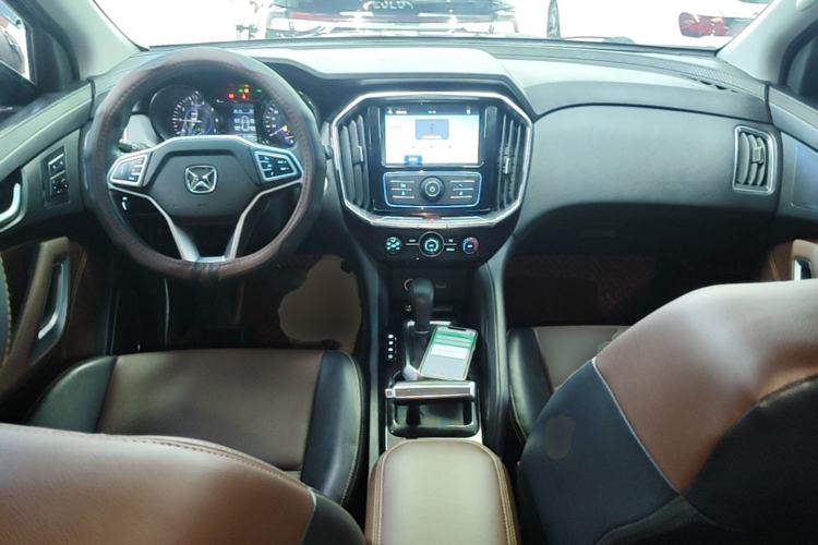 Used JMC Yusheng S350 2016 2.0T Automatic Two-Wheel Drive Gasoline Luxury Edition 5 Seats Center Console