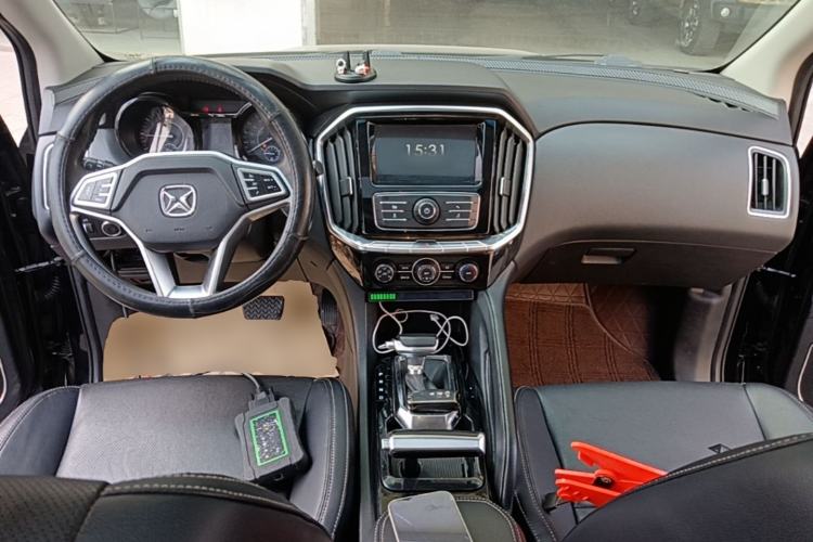 Used JMC Yusheng S350 2016 2.0T Automatic 4x4 Gasoline Luxury Version with Sunroof 7 Seats Center Console