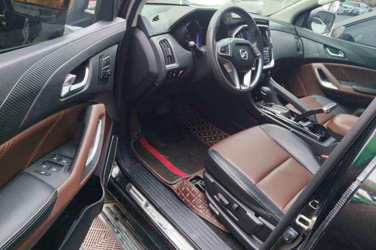 Used JMC Yusheng S350 2016 2.0T Automatic 4x4 Gasoline Luxury Version with Sunroof 7 Seats Driver Seat