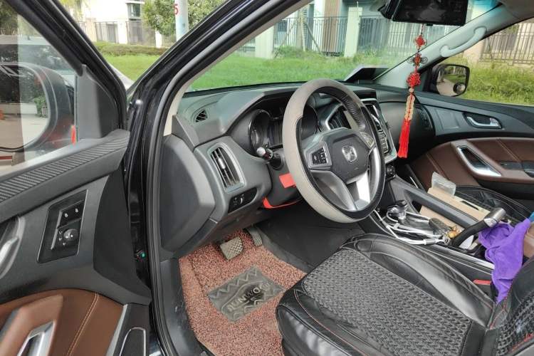 Used JMC Yusheng S350 2016 2.4T Automatic 2WD Diesel Luxury Version with Sunroof 7 Seats Driver Seat