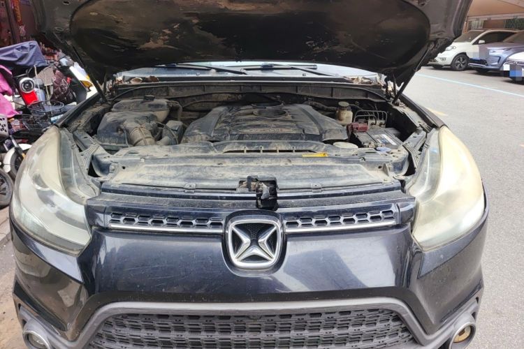 Used JMC Yusheng S350 2016 2.0T Automatic Two-Wheel Drive Gasoline Luxury Edition 5 Seats Engine Bay
