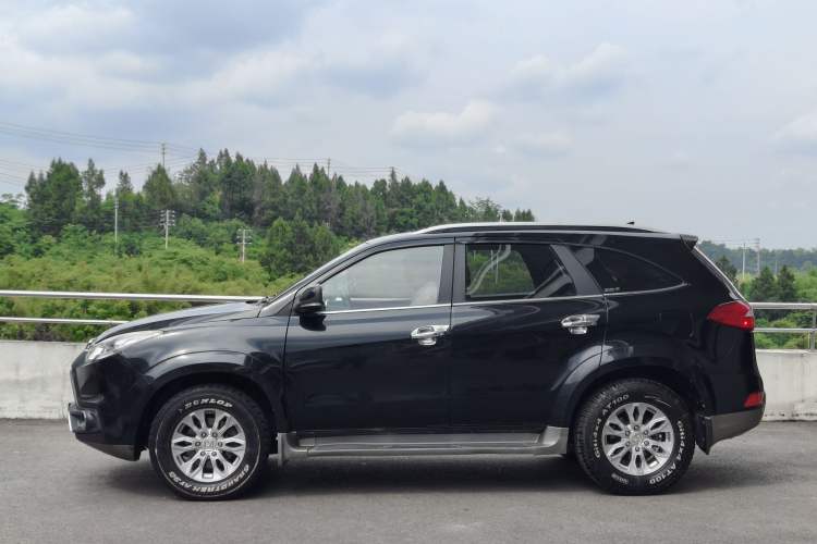 Used JMC Yusheng S350 2016 2.0T Automatic 4x4 Gasoline Luxury Version with Sunroof 7 Seats Exterior 5