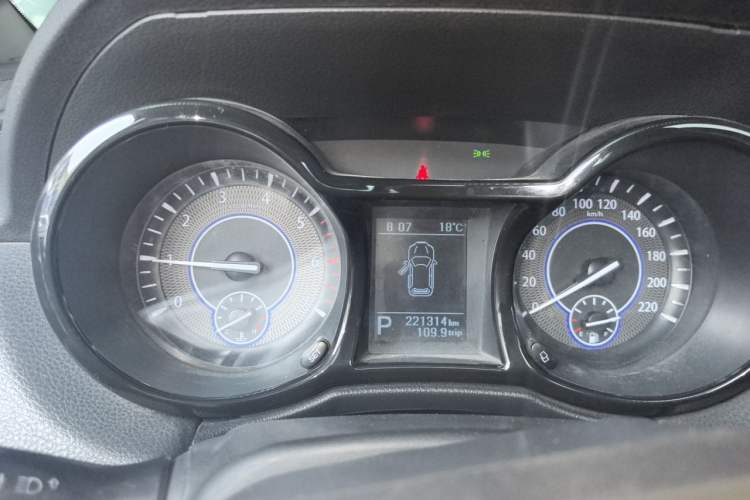 Used JMC Yusheng S350 2016 2.0T Automatic 2WD Gasoline Luxury Version with Sunroof 7 Seats Instrument Cluster