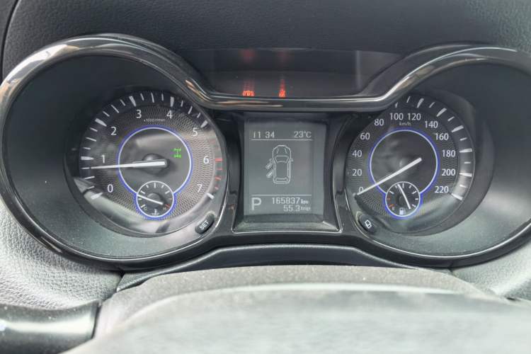 Used JMC Yusheng S350 2016 2.0T Automatic All-Wheel Drive Gasoline Luxury Version with Sunroof 5 Seats Instrument Cluster