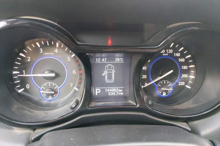 Used JMC Yusheng S350 2016 2.0T Automatic All-Wheel Drive Gasoline Ultra-Luxury 7-Seater Instrument Cluster