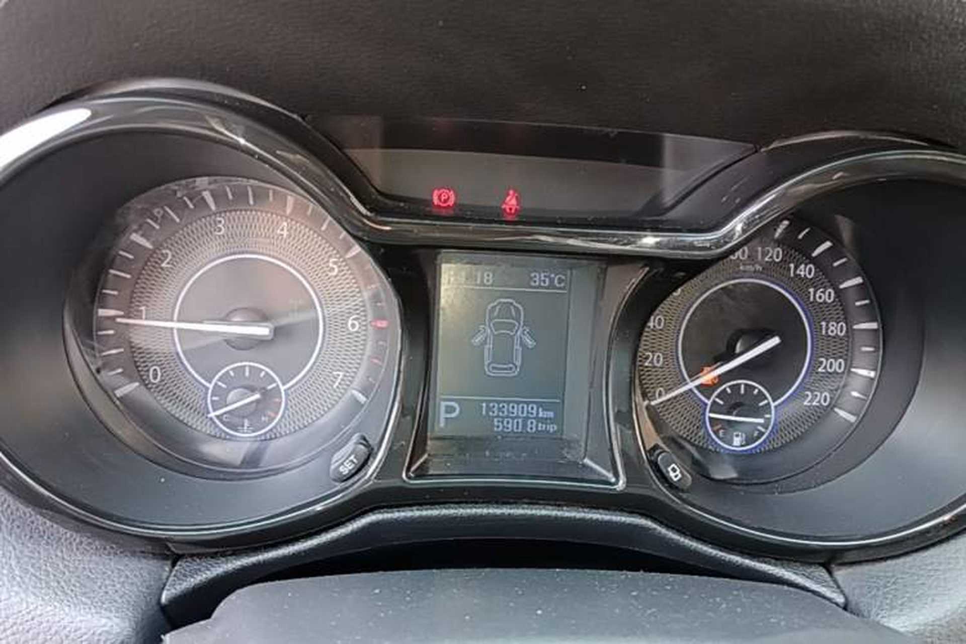 Used JMC Yusheng S350 2016 2.0T Automatic 4x4 Gasoline Luxury Version with Sunroof 7 Seats Instrument Cluster