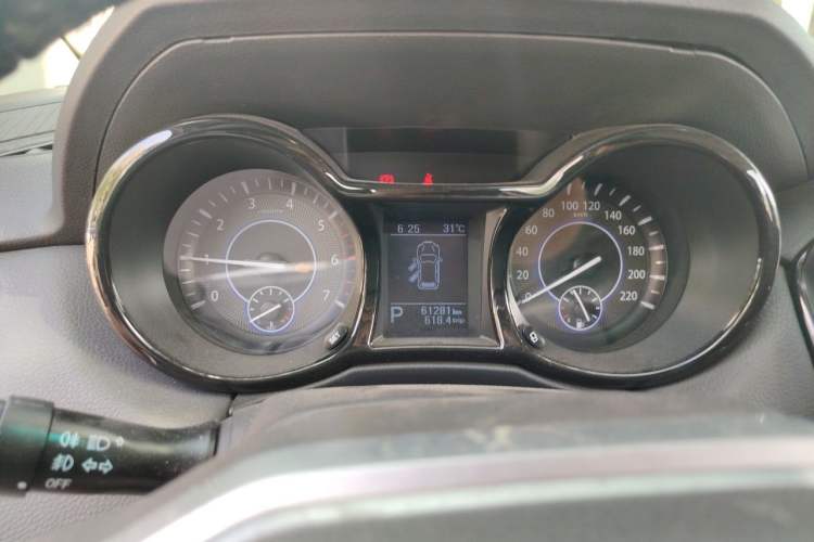 Used JMC Yusheng S350 2016 2.0T Automatic Two-Wheel Drive Gasoline Ultra-Luxury 7-Seater Instrument Cluster
