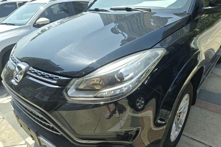 Used JMC Yusheng S350 2016 2.0T Automatic Two-Wheel Drive Gasoline Luxury Version with Sunroof 5 Seats Left Front Headlight