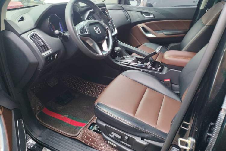 Used JMC Yusheng S350 2016 2.0T Automatic 4x4 Gasoline Luxury Version with Sunroof 7 Seats Left Front Seat