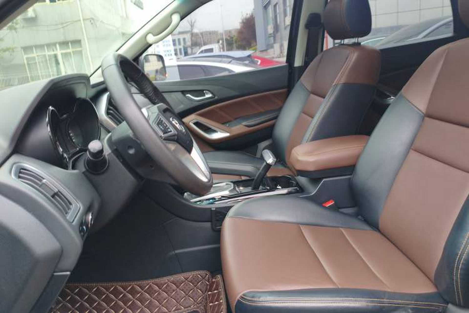 Used JMC Yusheng S350 2016 2.0T Automatic 4x4 Gasoline Luxury Version with Sunroof 7 Seats Left Front Seat