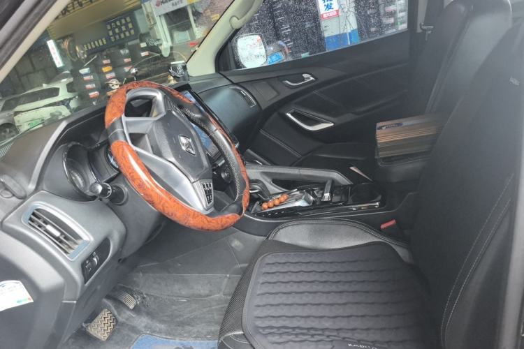 Used JMC Yusheng S350 2016 2.0T Automatic 2WD Gasoline Luxury Version with Sunroof 7 Seats Left Front Seat