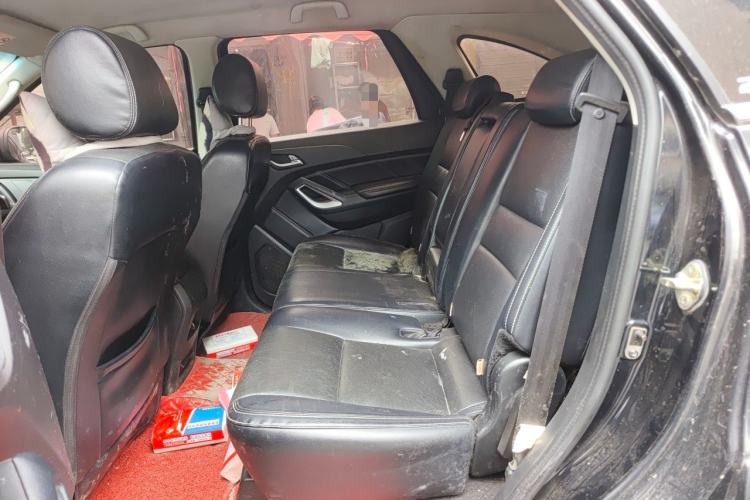 Used JMC Yusheng S350 2016 2.0T Automatic Two-Wheel Drive Gasoline Luxury Edition 5 Seats Left Rear Seat