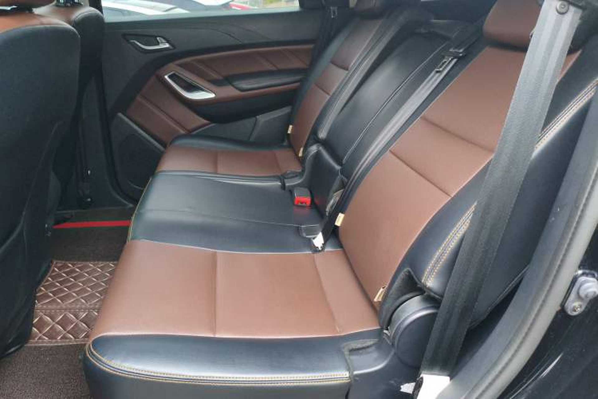 Used JMC Yusheng S350 2016 2.0T Automatic 4x4 Gasoline Luxury Version with Sunroof 7 Seats Left Rear Seat