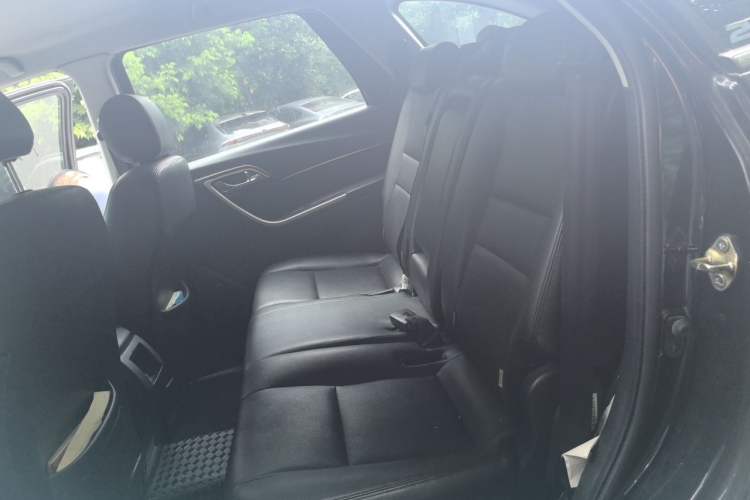 Used JMC Yusheng S350 2016 2.4T Manual Two-Wheel Drive Diesel Luxury Edition 5 Seats Left Rear Seat