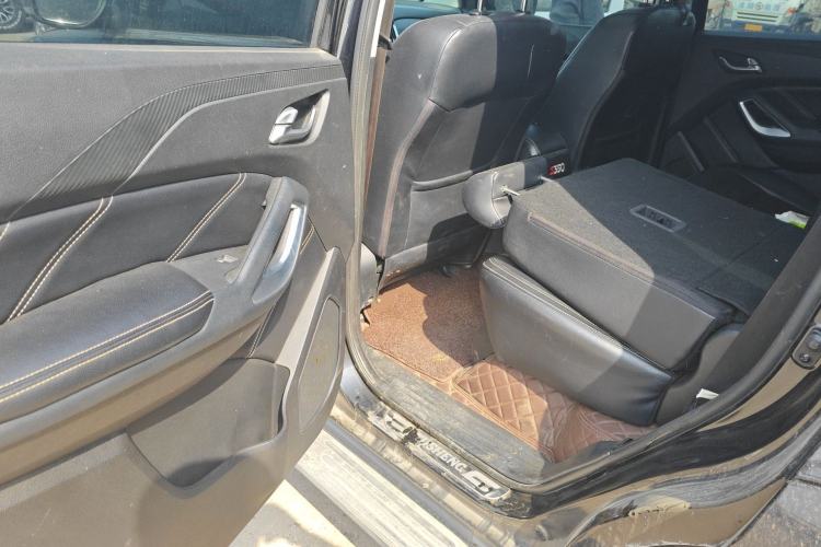 Used JMC Yusheng S350 2016 2.0T Automatic All-Wheel Drive Gasoline Ultra-Luxury 5-Seater Left Rear Seat