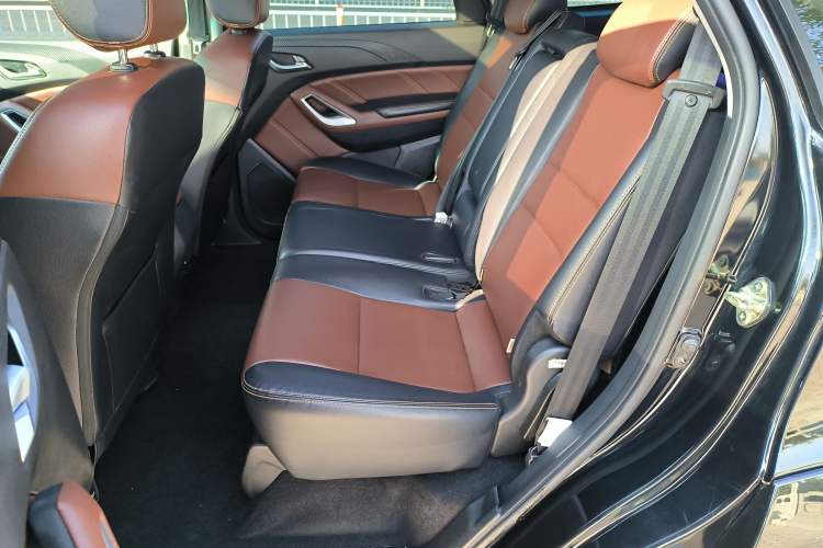 Used JMC Yusheng S350 2016 2.0T Automatic All-Wheel Drive Gasoline Luxury Edition 5 Seats Left Rear Seat