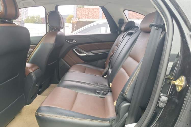Used JMC Yusheng S350 2016 2.0T Automatic Two-Wheel Drive Gasoline Luxury Edition 5 Seats Left Rear Seat