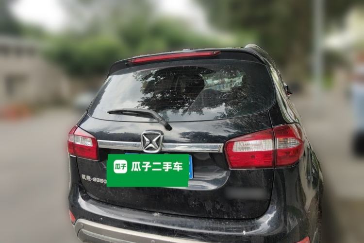 Used JMC Yusheng S350 2016 2.4T Automatic 2WD Diesel Luxury Version with Sunroof 7 Seats Rear