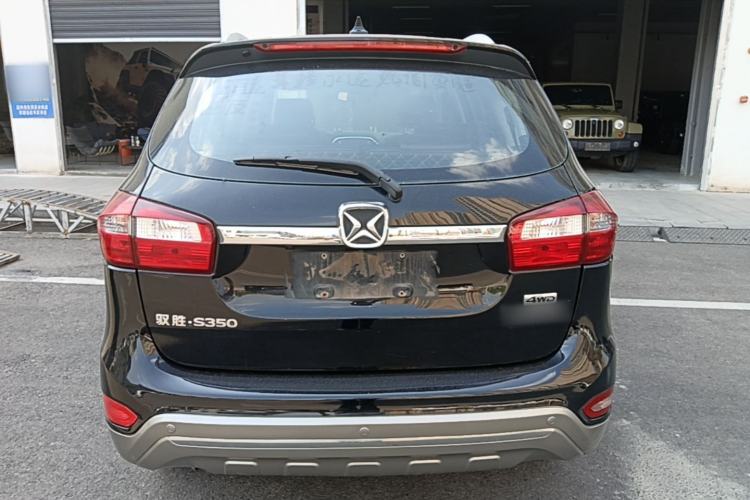 Used JMC Yusheng S350 2016 2.0T Automatic 4x4 Gasoline Luxury Version with Sunroof 7 Seats Rear