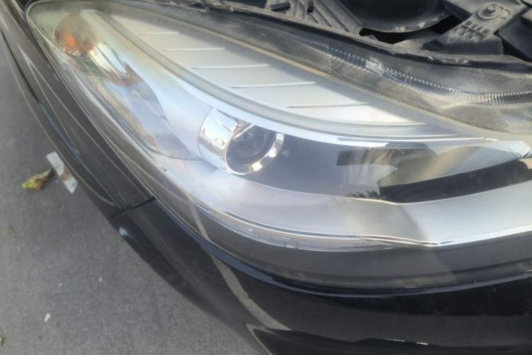 Used JMC Yusheng S350 2016 2.0T Automatic All-Wheel Drive Gasoline Ultra-Luxury 5-Seater Right Front Headlight