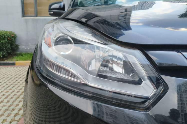 Used JMC Yusheng S350 2016 2.0T Automatic All-Wheel Drive Gasoline Luxury Edition 5 Seats Right Front Headlight