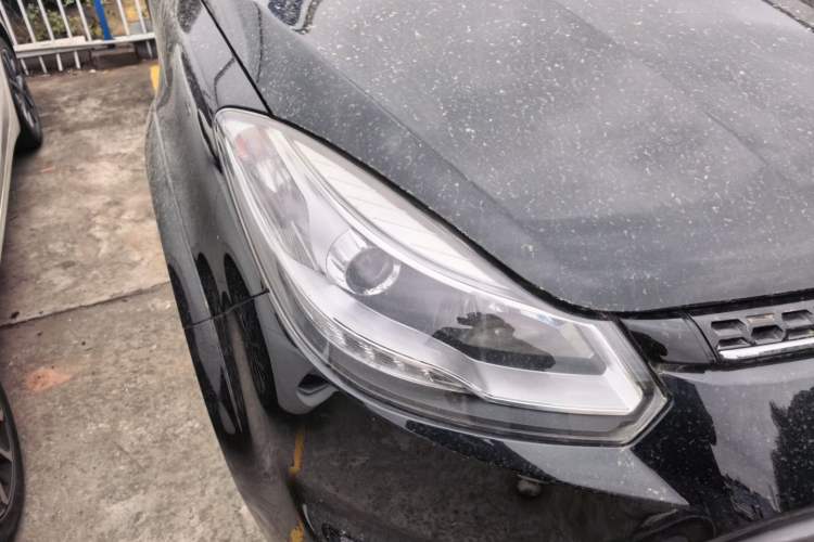 Used JMC Yusheng S350 2016 2.0T Automatic All-Wheel Drive Gasoline Luxury Version with Sunroof 5 Seats Right Front Headlight