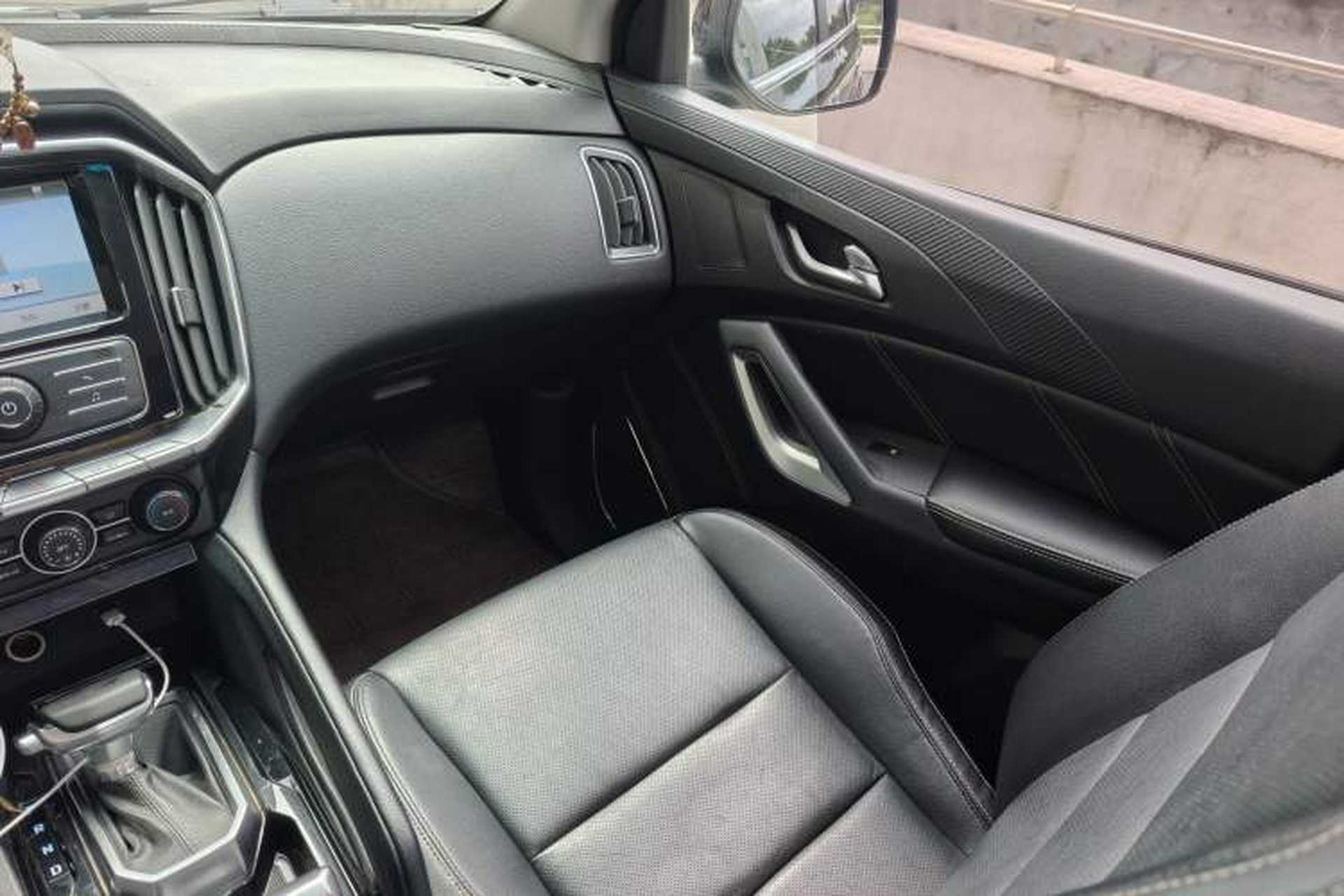 Used JMC Yusheng S350 2016 2.0T Automatic 4x4 Gasoline Luxury Version with Sunroof 7 Seats Right Front Seat