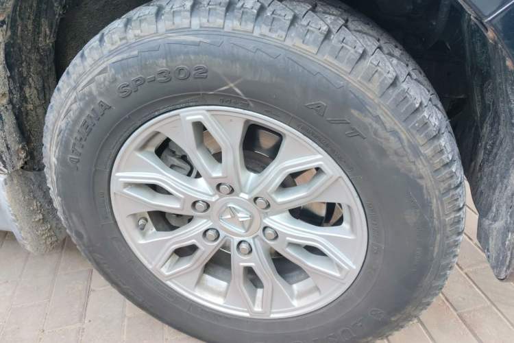 Used JMC Yusheng S350 2016 2.0T Automatic All-Wheel Drive Gasoline Ultra-Luxury 7-Seater Right Front Wheel Hub