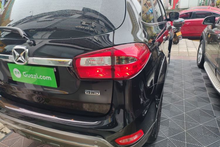 Used JMC Yusheng S350 2016 2.0T Automatic 4x4 Gasoline Luxury Version with Sunroof 7 Seats Right Rear Taillight