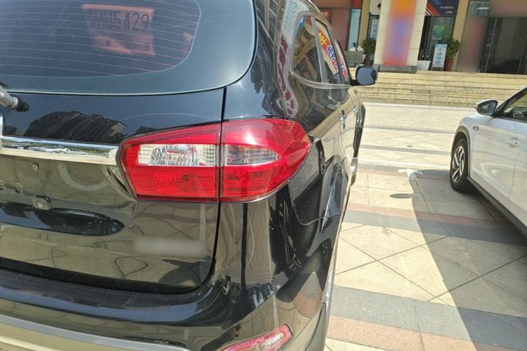 Used JMC Yusheng S350 2016 2.0T Automatic Two-Wheel Drive Gasoline Luxury Version with Sunroof 5 Seats Right Rear Taillight