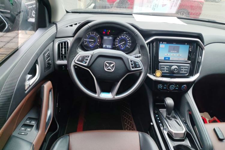 Used JMC Yusheng S350 2016 2.0T Automatic 4x4 Gasoline Luxury Version with Sunroof 7 Seats Steering Wheel