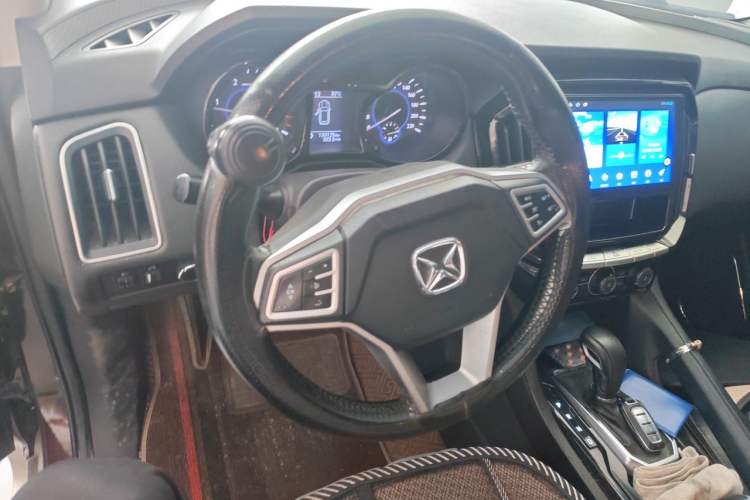 Used JMC Yusheng S350 2016 2.4T Automatic 4x4 Diesel Luxury 5-Seater Steering Wheel