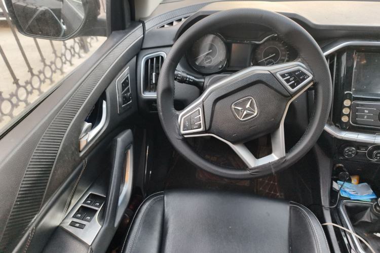 Used JMC Yusheng S350 2016 2.0T Manual Two-Wheel Drive Gasoline Luxury Version with Sunroof 5 Seats Steering Wheel